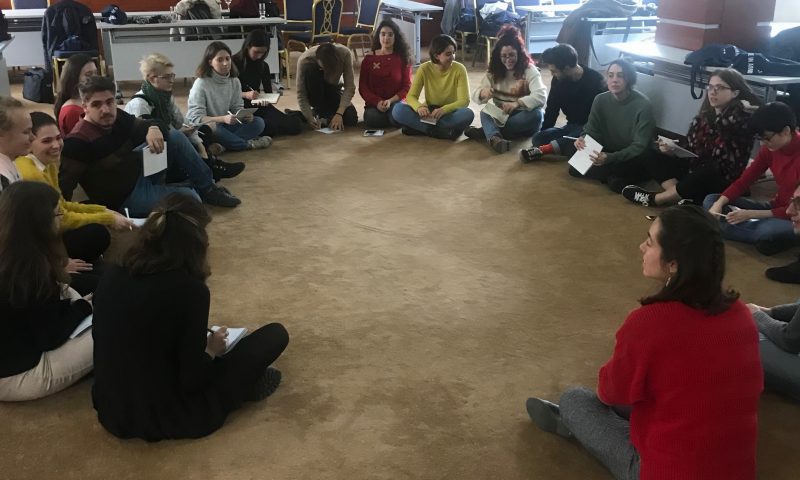 Sitting-session-1-e1542115467110-800x480